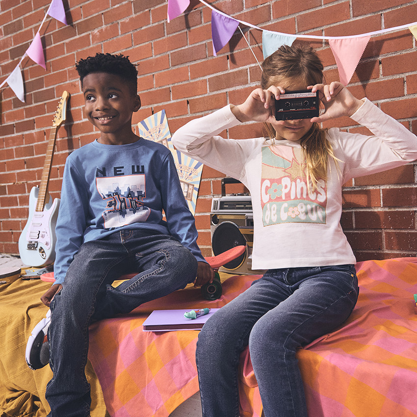 T-shirt μακρυμάνικο με φαντεζί σχέδιο και glitter για κορίτσι 