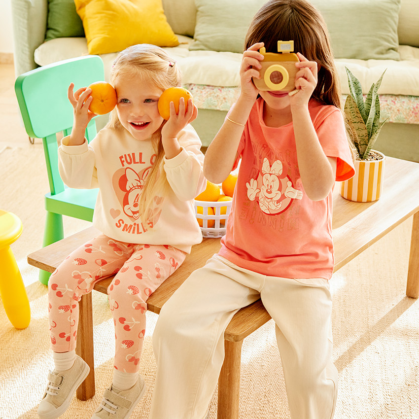 T-shirt με κοντά μανίκια με τύπωμα παγιέτας Minnie Disney για κορίτσι 