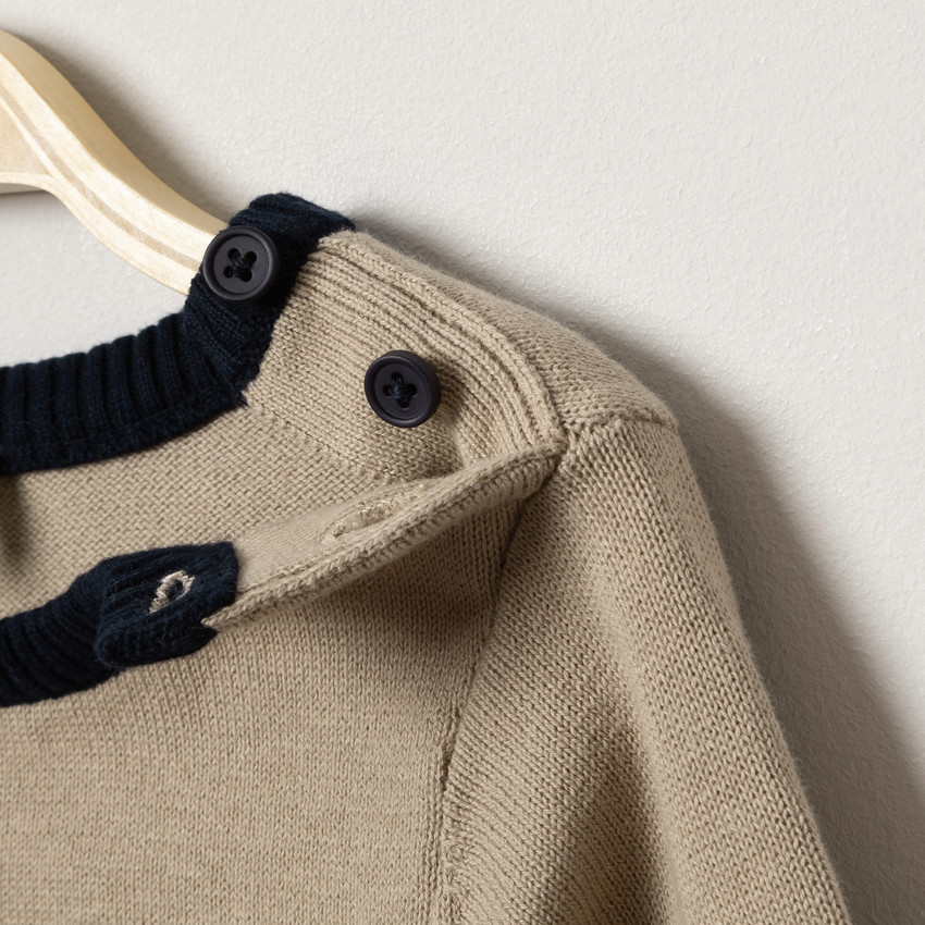 Pull en tricot à rayures et bouledogue  Additional Pull en tricot à rayures et bouledogue