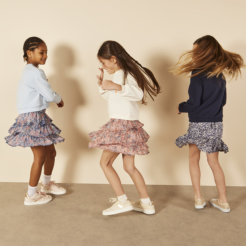 Φούστα με βολάν σε σχέδιο κασμίρ με lurex για κορίτσι 