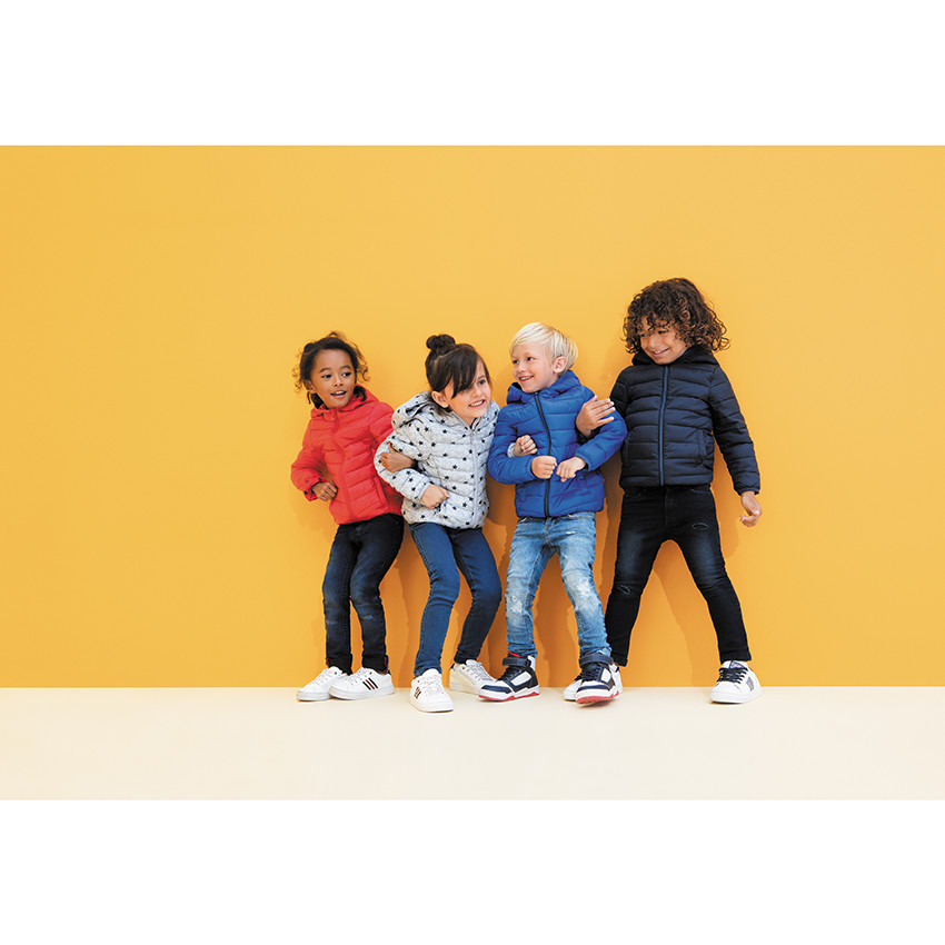 Αθλητικά παπούτσια χαμηλά λευκά με ρίγες 