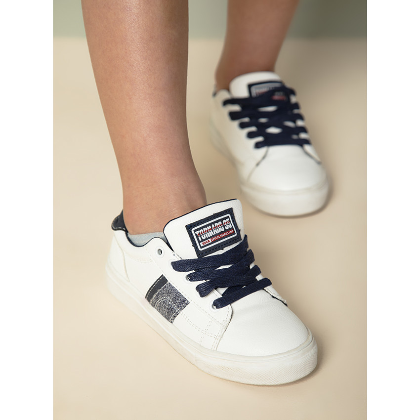 Αθλητικά παπούτσια χαμηλά λευκά με ρίγες 