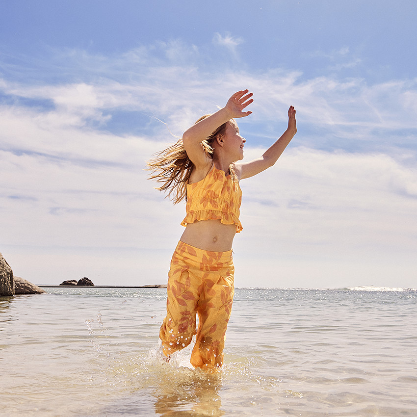 "Σύνολο 2 τμχ. με συνολική εμφάνιση εκτύπωσης φυτών για κορίτσι" 