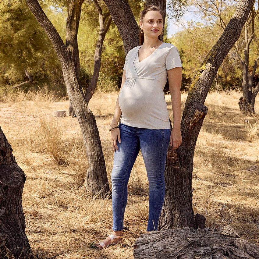 Κοντομάνικο T-shirt εγκυμοσύνης και θηλασμού με σταυρωτό γιακά 