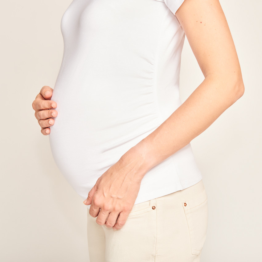 Μπλουζάκι εγκυμοσύνης κοντομάνικο μονόχρωμο 