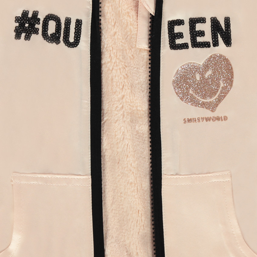 Φόρμα από σατέν και βελούδο με γράμματα με πούλιες ©Smiley  