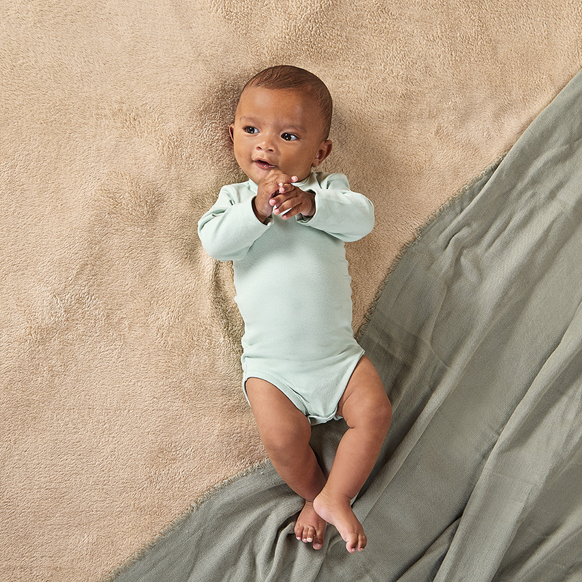 Σετ 3 μονόχρωμα bodies με μακριά μανίκια από jersey για μωρό 