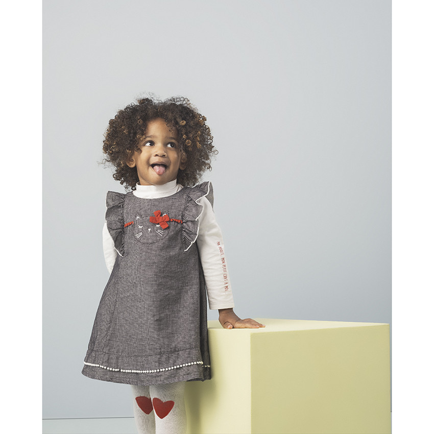 Κοντομάνικο φόρεμα από σαμπρέ ύφασμα με κεντημένη γάτα 