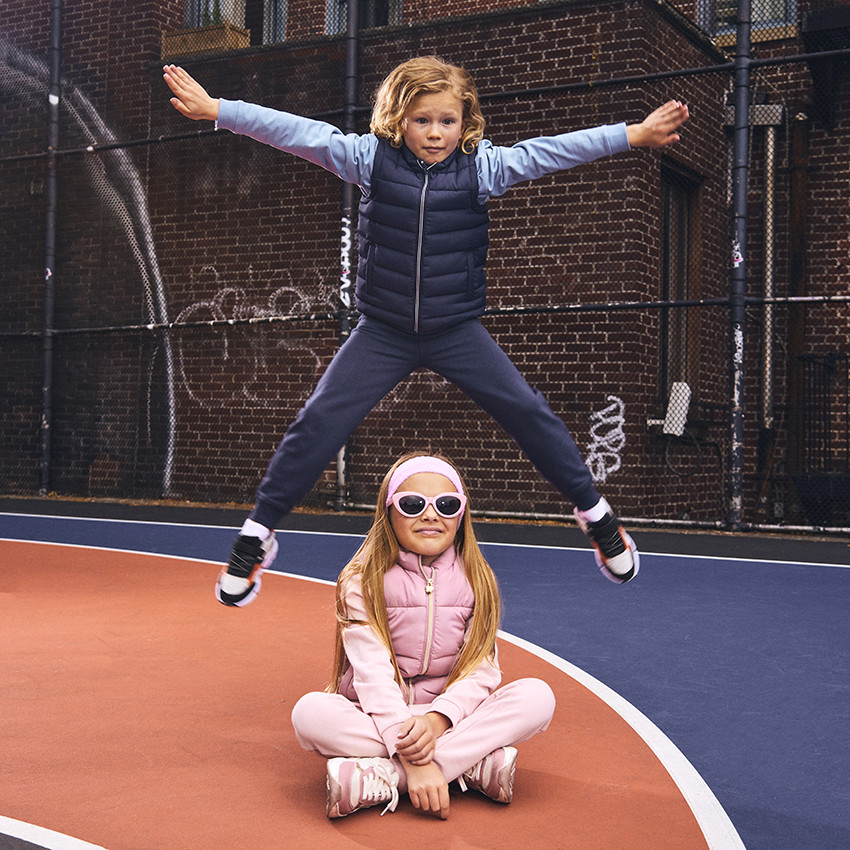 Αμάνικο μπουφάν λεπτό με εφέ καπιτονέ για αγόρι  Additional Αμάνικο μπουφάν λεπτό με εφέ καπιτονέ για αγόρι