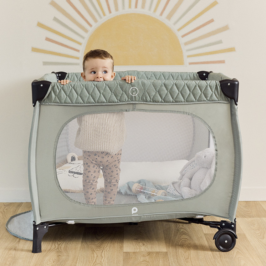 Πτυσσόμενο πάρκο παιχνιδιού Quilty με δίχτυ και ροδάκια πράσινο 