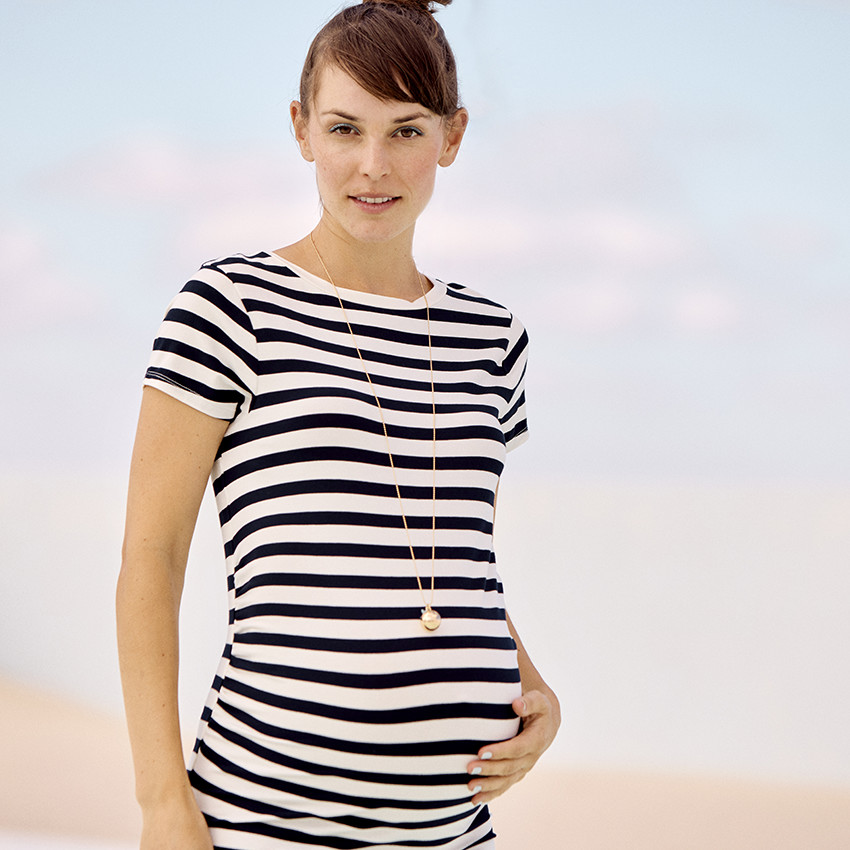 Φόρεμα εγκυμοσύνης κοντομάνικο εφαρμοστό ριγέ 