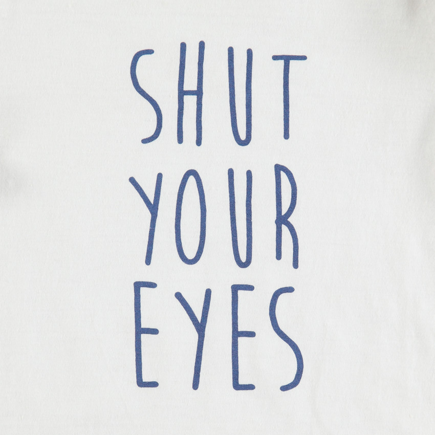 Πιτζάμα με τυπωμένο μήνυμα στο πάνω μέρος και μονόχρωμο κάτω μέρος 