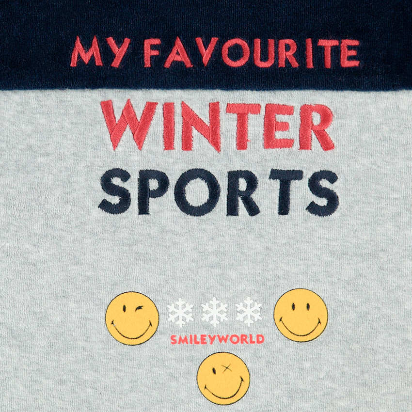 Δίχρωμη βελουτέ πιτζάμα με τυπωμένες φράσεις και στάμπες ©Smiley 