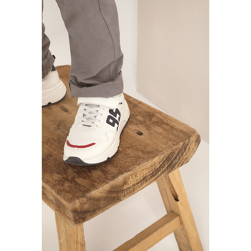 Αθλητικά παπούτσια με αριθμούς και χοντρή σόλα για αγόρι 