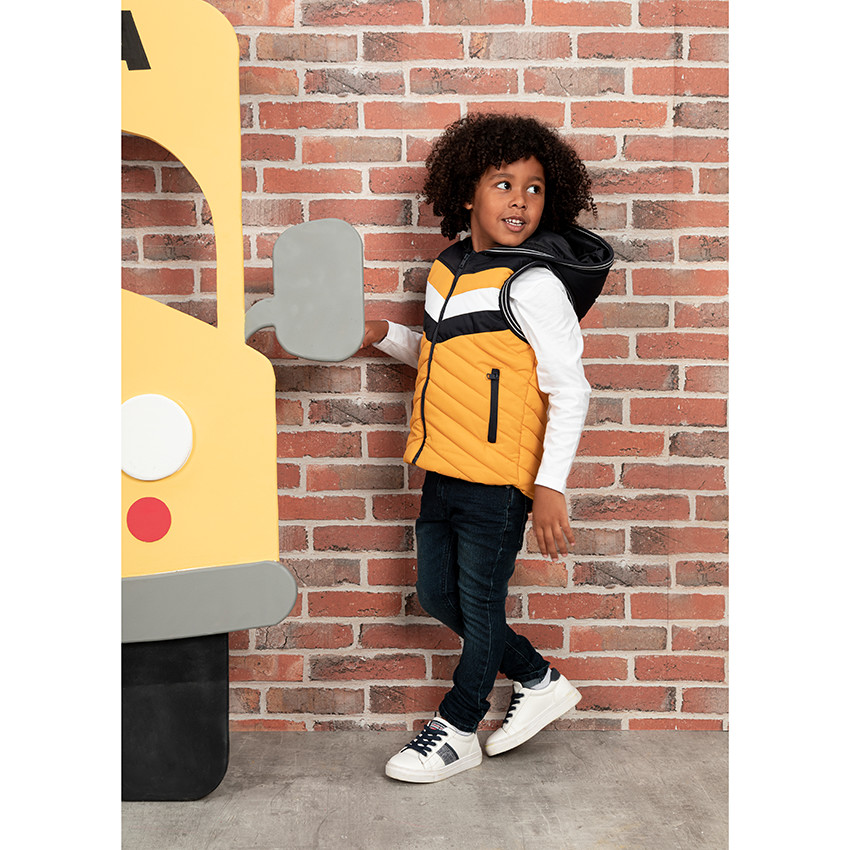 Καπιτονέ αμάνικο μπουφάν  