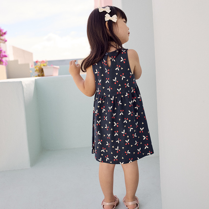 Ρobe sans manches imprimé fantaisie pour bébé fille = Αμάνικο φόρεμα με φαντεζί σχέδιο για bebe κορίτσι 