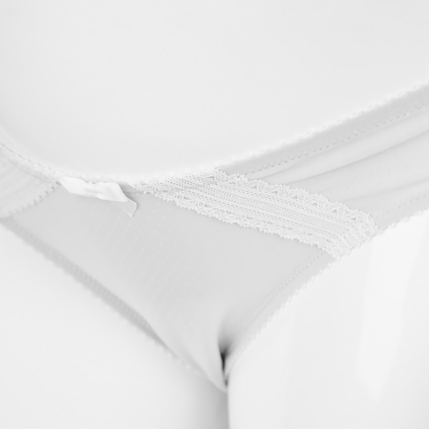 Culotte de grossesse avec empiècements en dentelle 