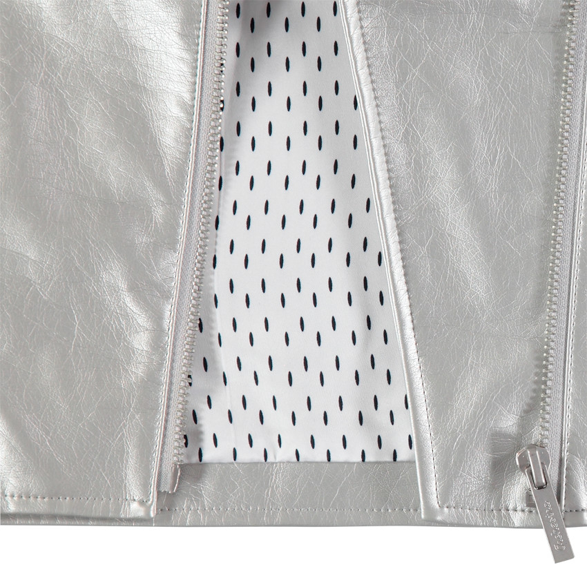 Τζάκετ perfecto από ασημί δερματίνη με εμπριμέ επένδυση 