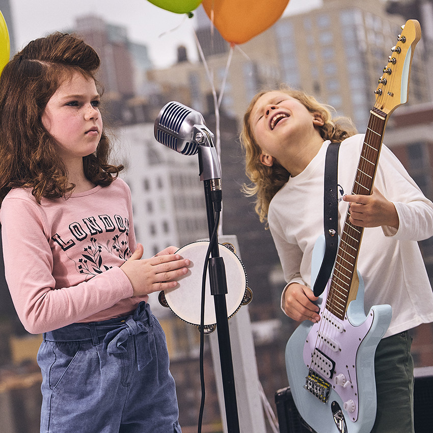 Παντελόνι cargo από υφασμάτινο ύφασμα με ζώνη για κορίτσι 