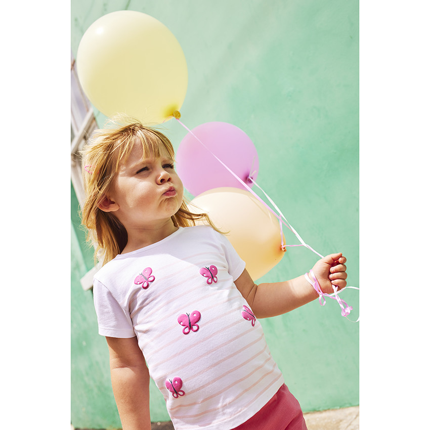 T-shirt κοντομάνικο με φαντεζί σχέδιο για bebe κορίτσι 