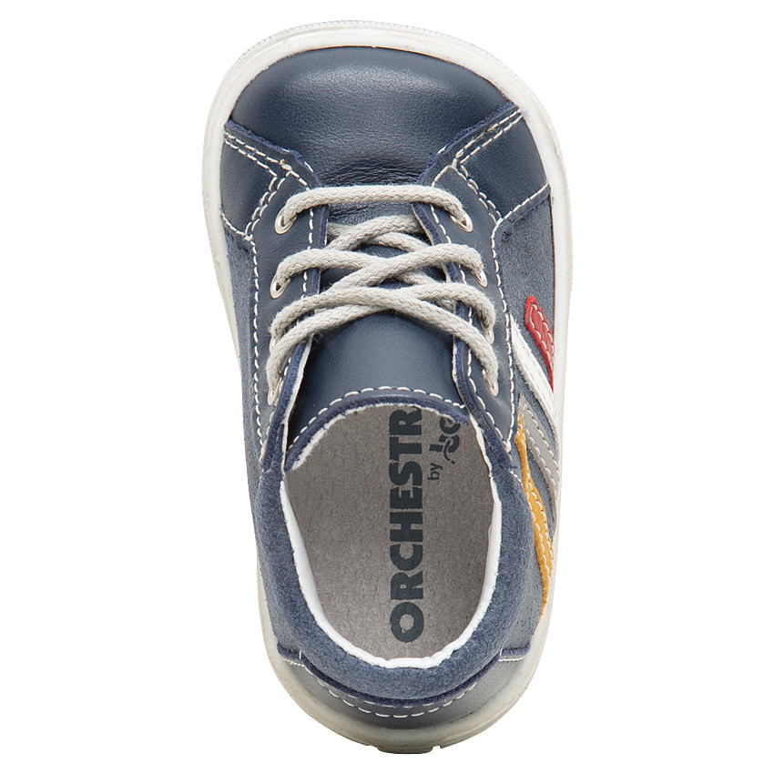 Δερμάτινα μποτάκια με κορδόνια και εφαρμοσμένες αντίθετες ρίγες 