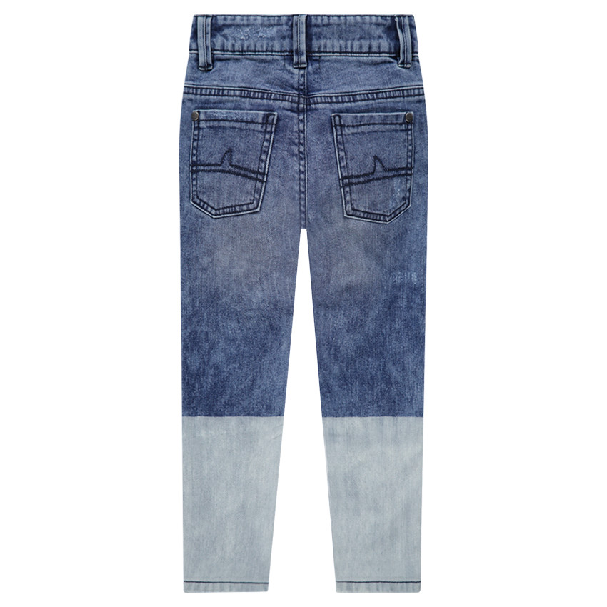 Τζιν με used όψη και τυπωμένες φράσεις 