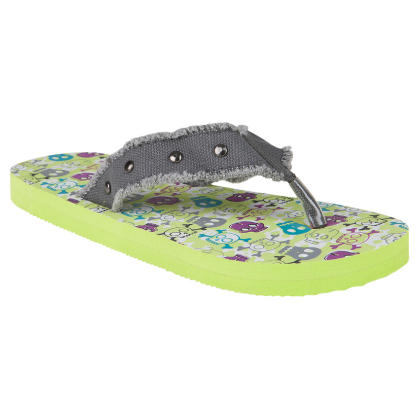 Tongs avec clous fantaisie et têtes de mort 