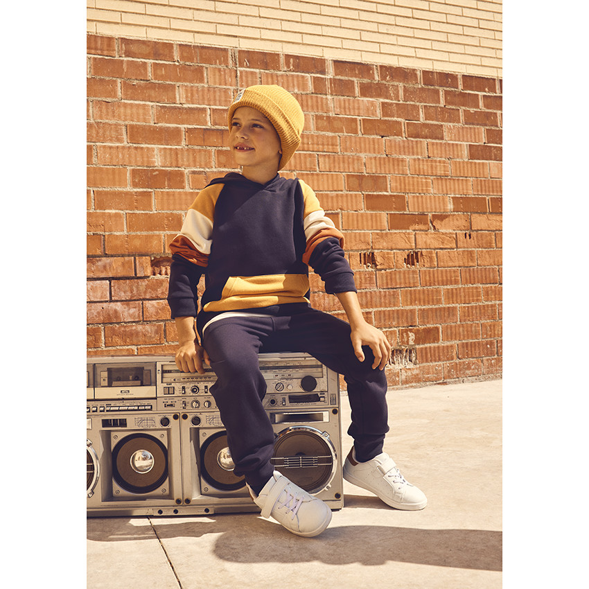 Σκουφί από πλεκτό με ραβδώσεις για αγόρι 