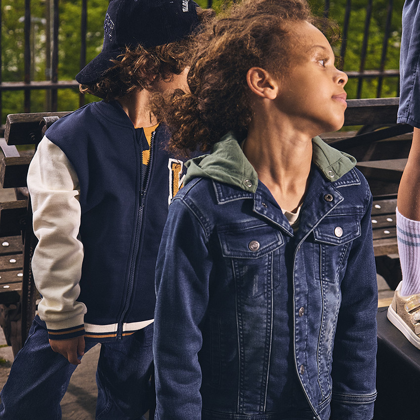 Μπουφάν από τζιν με κουκούλα και αποσπώμενο φούτερ για αγόρι 