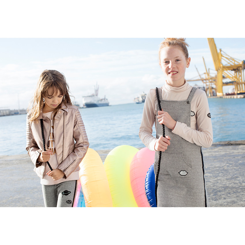 Παιδικά - Μονόχρωμο ζιβάγκο από ζέρσεϊ με απλικέ σήματα 