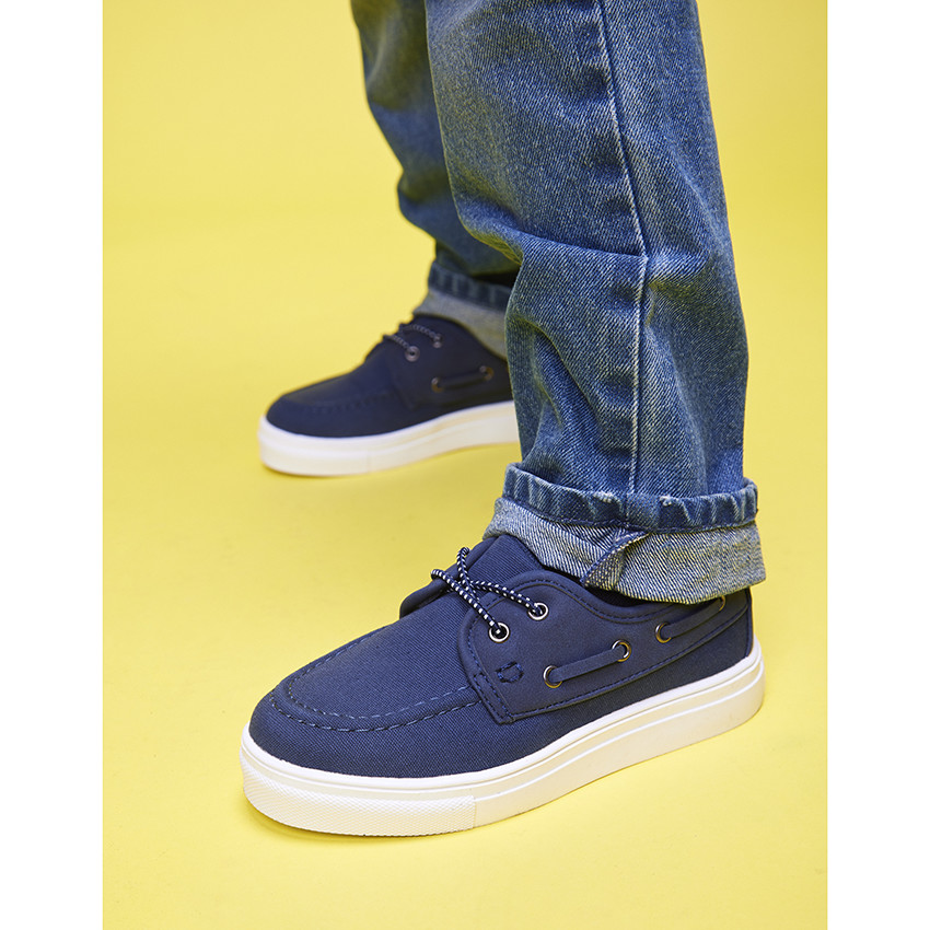 Χαμηλά αθλητικά παπούτσια από δύο υλικά με ελαστικά κορδόνια για αγόρι 