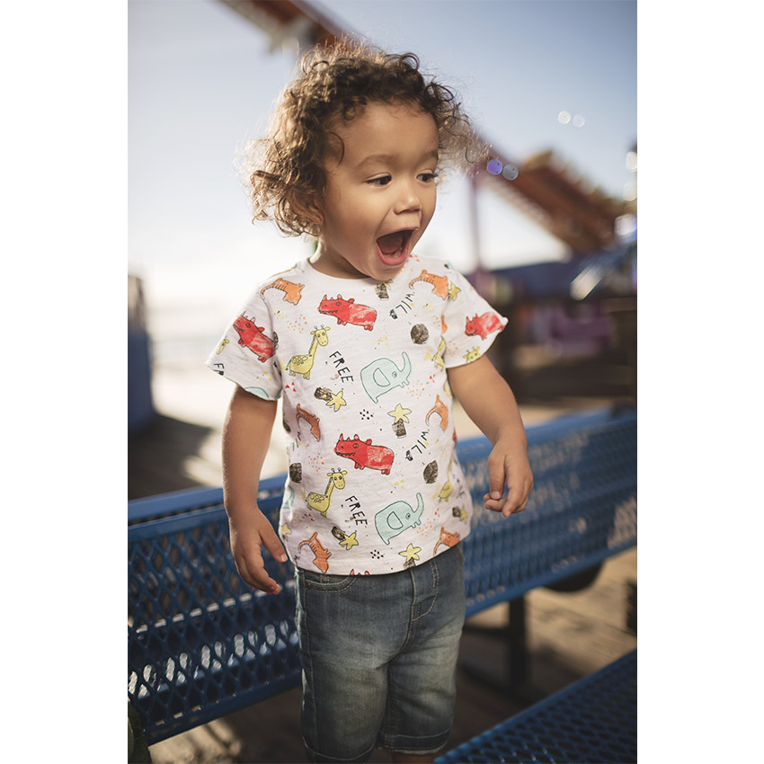 Τζιν βερμούδα με used όψη και μόνιμες τσακίσεις  Additional Τζιν βερμούδα με used όψη και μόνιμες τσακίσεις