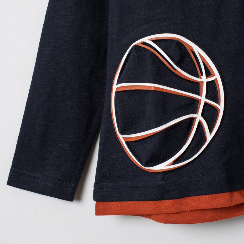 T-shirt manches longues à capuche print ballon 