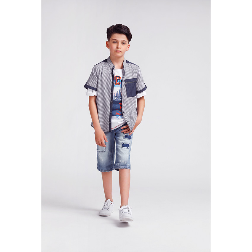 Κοντομάνικη μπλούζα με τύπωμα και τσέπη με φερμουάρ στο μανίκι 