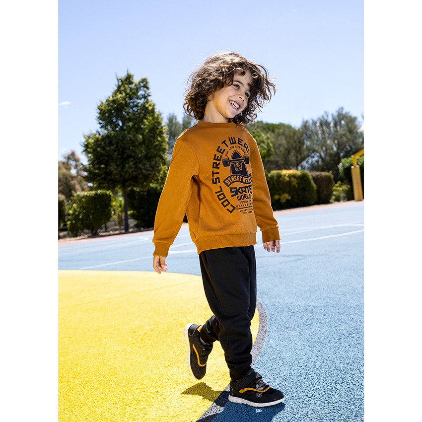 Jogging molleton δίχρωμο σχέδιο skateboard  Additional Jogging molleton δίχρωμο σχέδιο skateboard