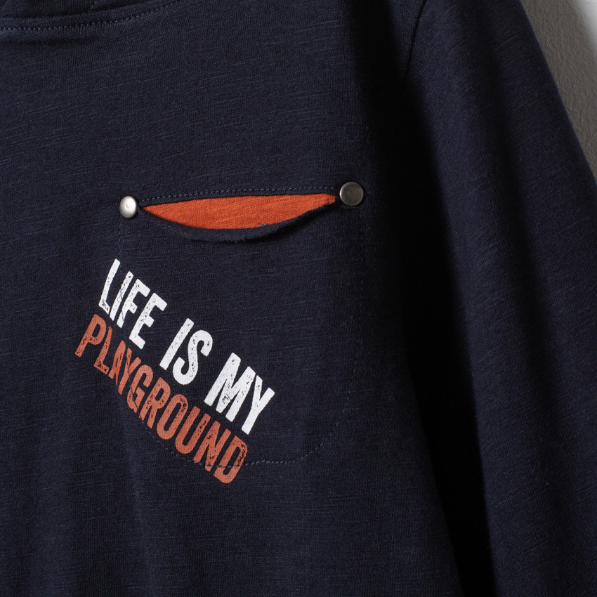 T-shirt manches longues à capuche print ballon 