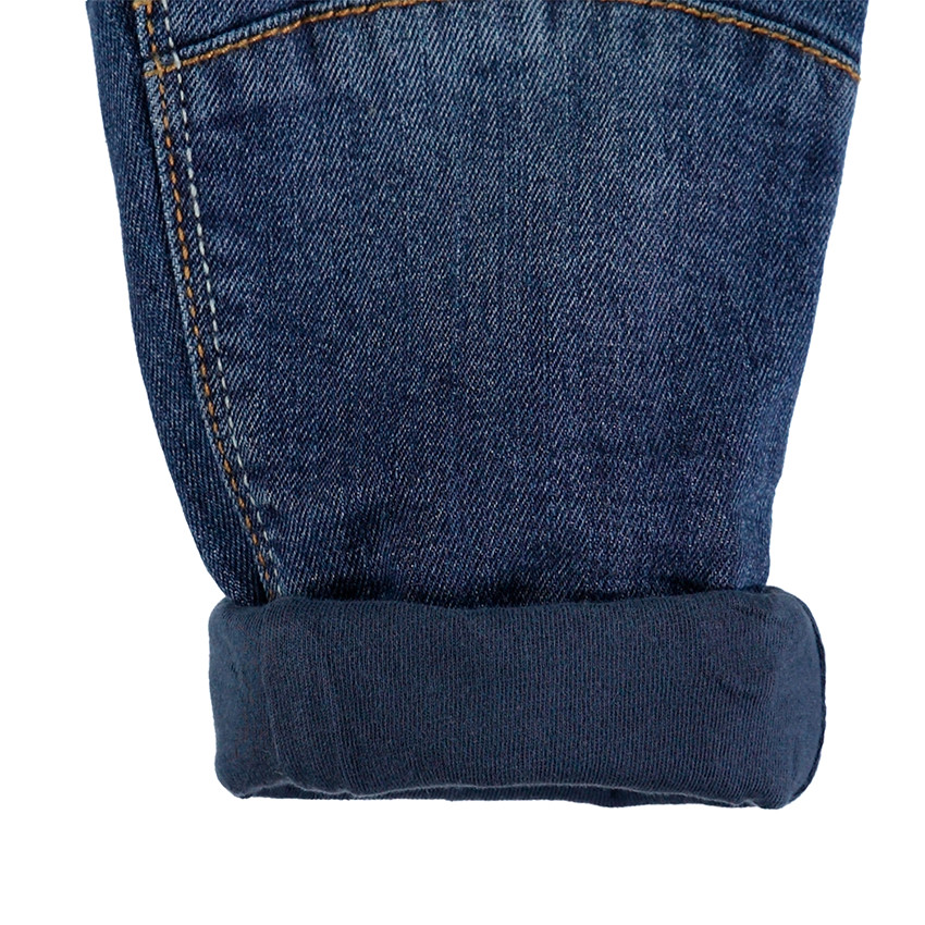 Τζιν με used όψη, επένδυση από sherpa, απλικέ σήματα και κεντήματα  Additional Τζιν με used όψη, επένδυση από sherpa, απλικέ σήματα και κεντήματα