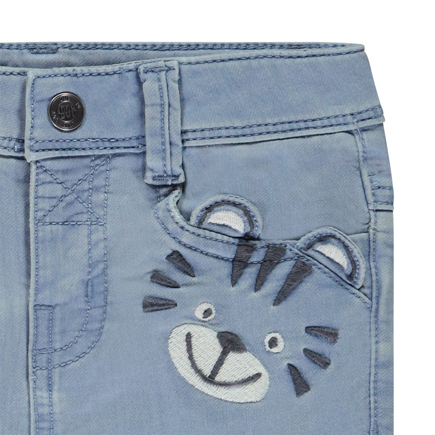 Χαριτωμένο τζιν με εφέ denim και κεντήματα για bebe αγόρι 
