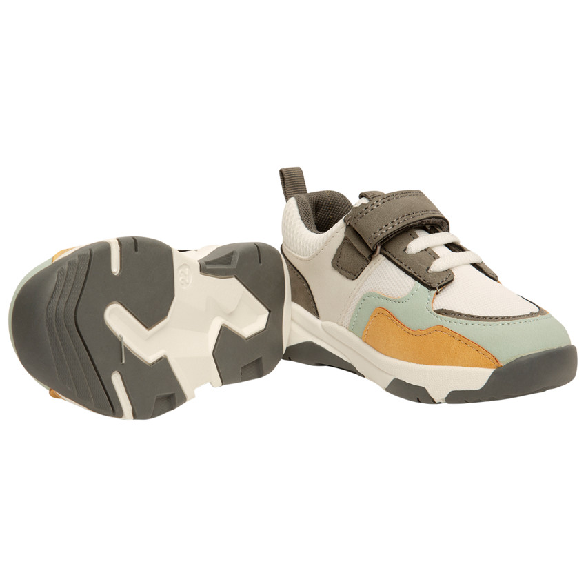Αθλητικά παπούτσια με σε contrast κομμάτια για αγόρι 