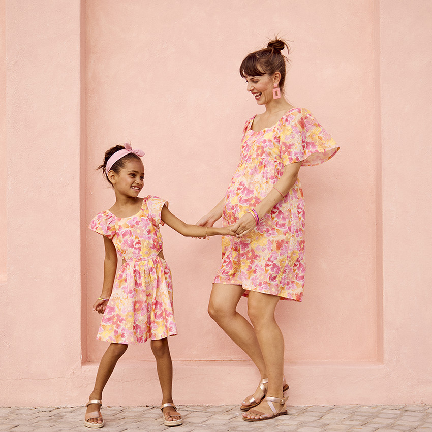 Φόρεμα κοντομάνικο σε seersucker με floral σχέδιο για κορίτσι 