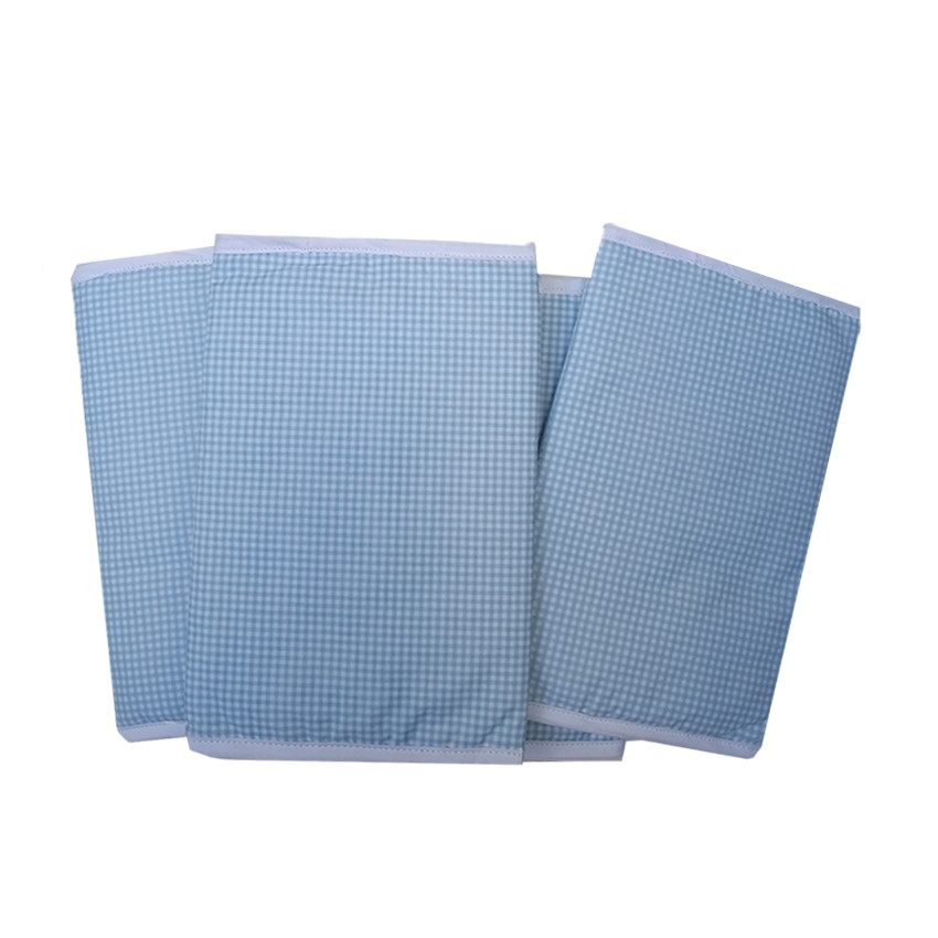 Σετ 4 περιφράξεων κρεβατιού με αυτοκόλλητο και μικρά καρό 