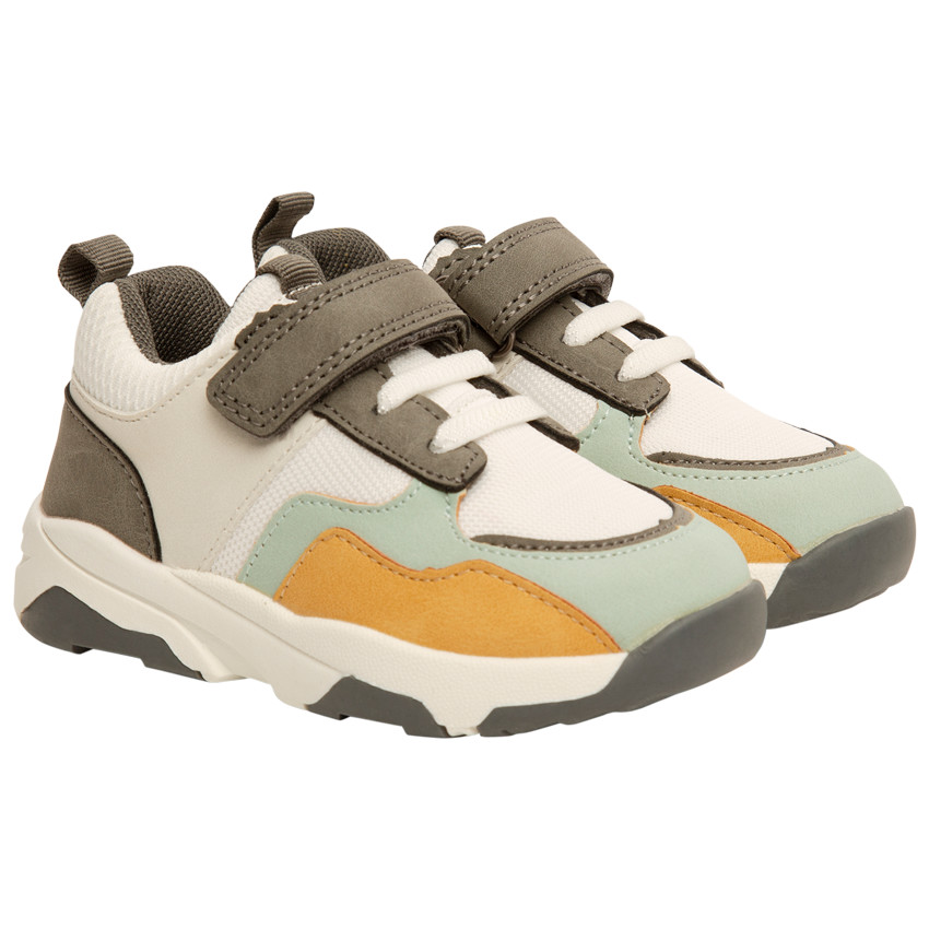 Αθλητικά παπούτσια με σε contrast κομμάτια για αγόρι 