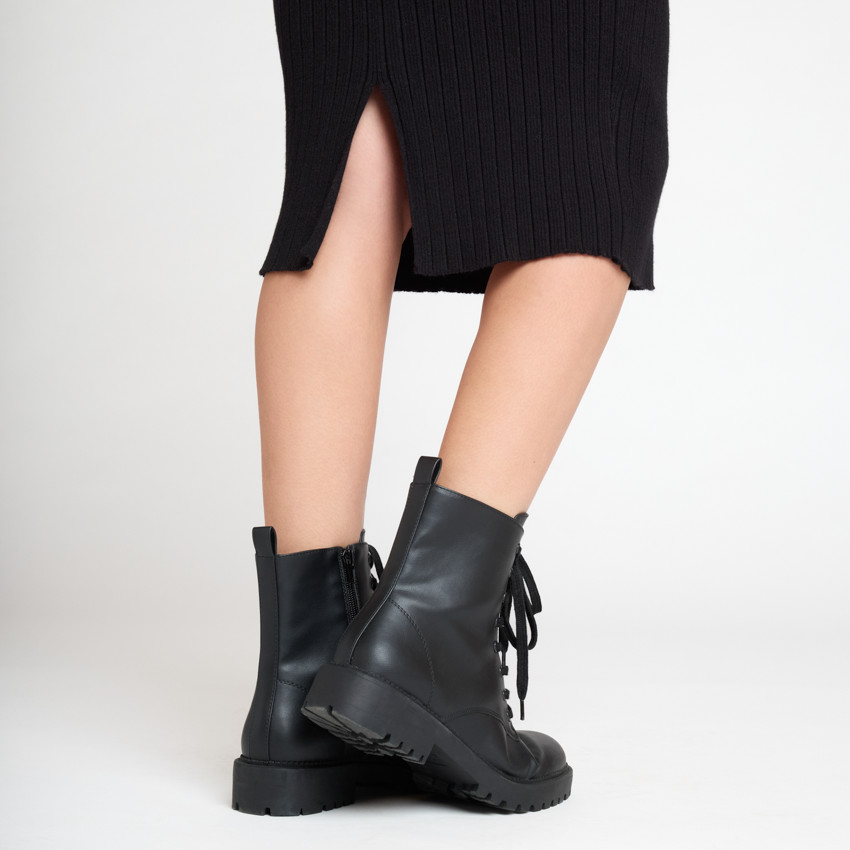 Μακριά εφαρμοστή φούστα με άνοιγμα στο πίσω μέρος 