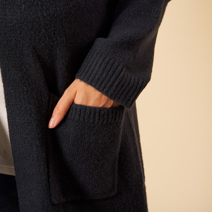 Ζακέτα μακριά μονόχρωμη από πλεκτό με τσέπες για γυναίκες 