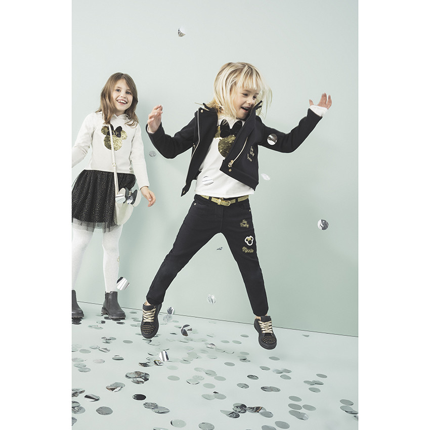 Μακρυμάνικο φόρεμα με κουκούλα, τούλι και μοτίβο Μίνι από «μαγικές» πούλιες 