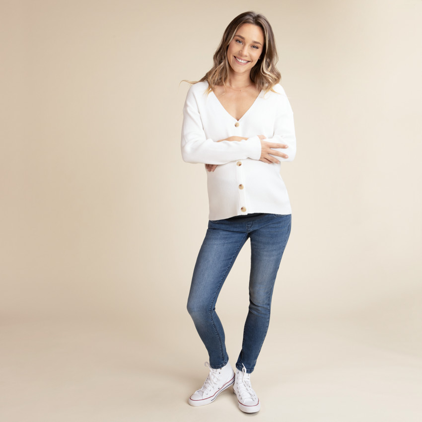 Τζιν εγκυμοσύνης σε slim γραμμή με ψηλό ζωνάρι 