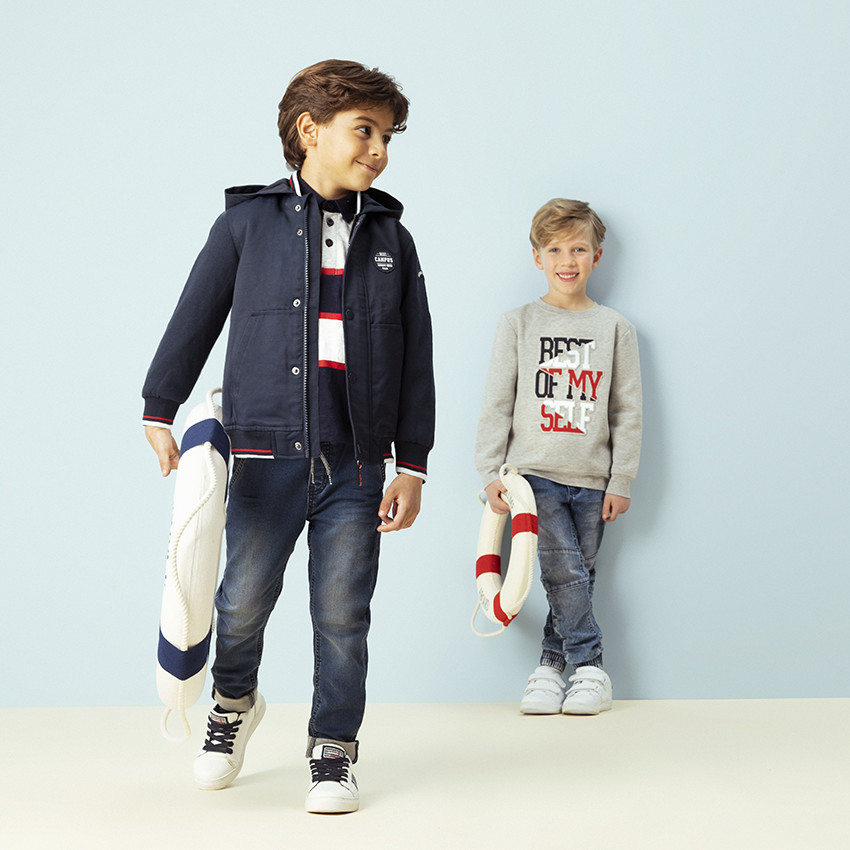 Φούτερ από φανέλα με φράση μπροστά σε κολεγιακό στυλ  Additional Φούτερ από φανέλα με φράση μπροστά σε κολεγιακό στυλ