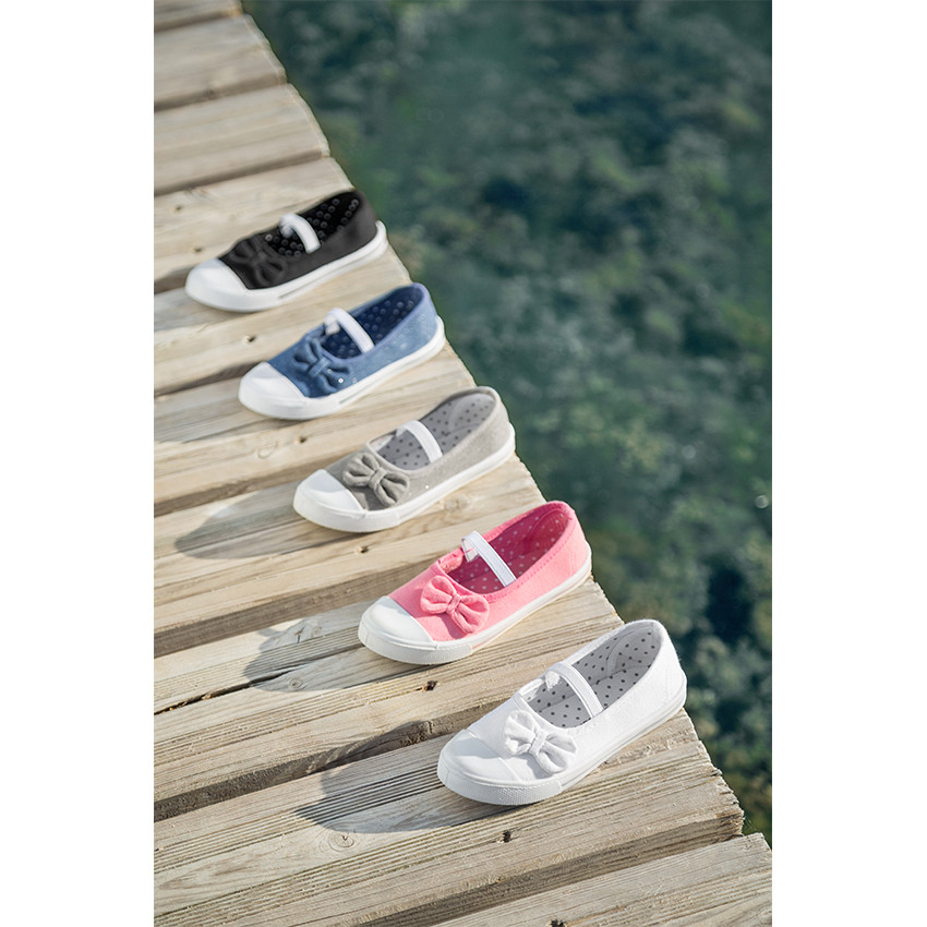 Υφασμάτινα μαλακά παπουτσάκια με λάστιχο και φιόγκο σε νούμερο από 24 έως 27 