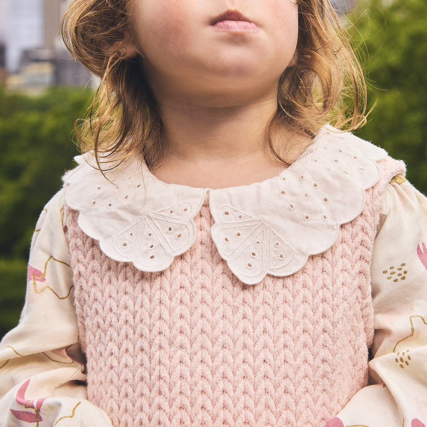 Σύνολο μπλούζας + αμάνικου πουλόβερ και μονόχρωμου κολάν για μωρό κορίτσι 