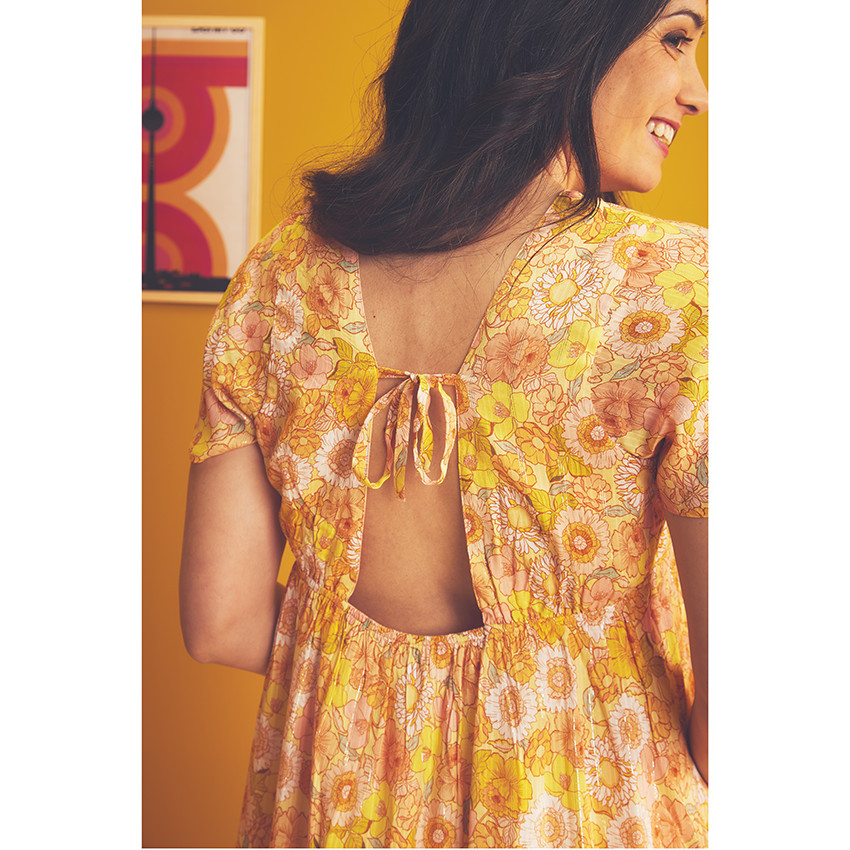 Φόρεμα κοντομάνικο με βολάν και retro σχέδιο για γυναίκες 